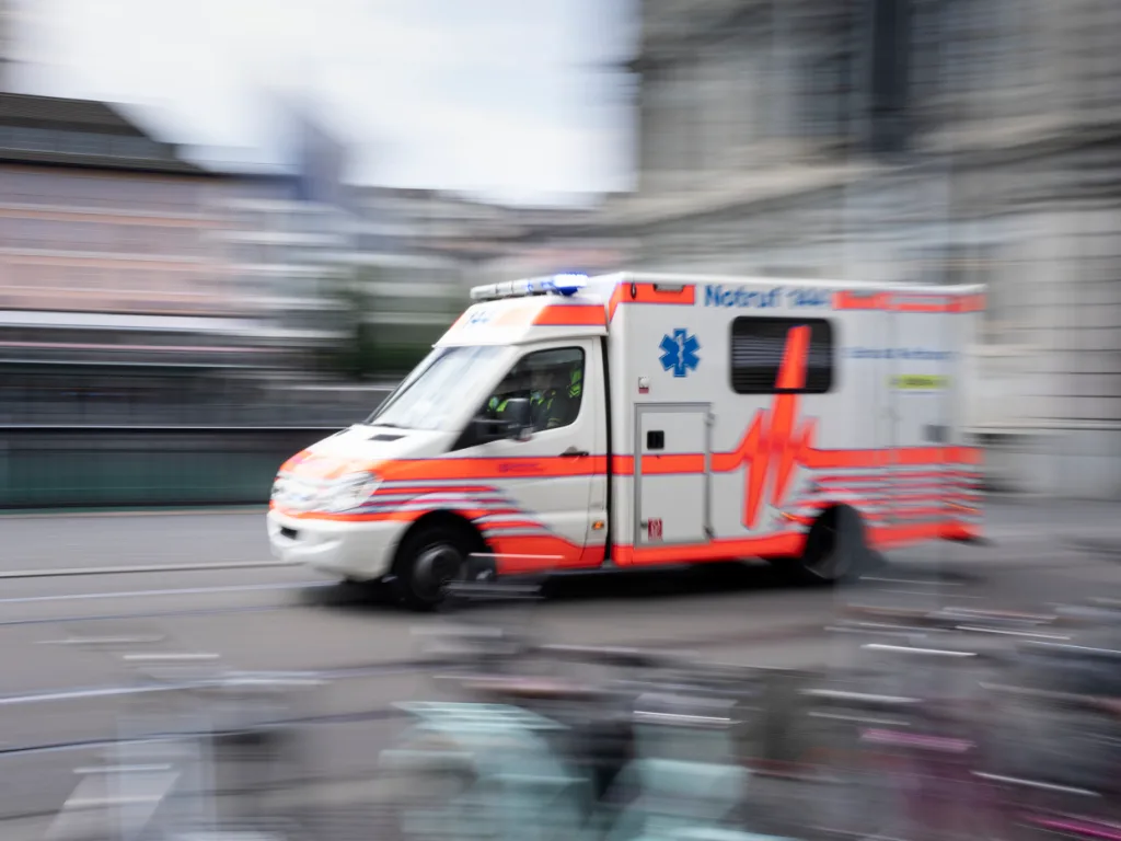 Eine 92-jährige Frau stürzte am Donnerstag unter ungeklärten Umständen beim Bahnhof Eine 92-jährige Frau stürzte am Donnerstag unter ungeklärten Umständen beim Bahnhof