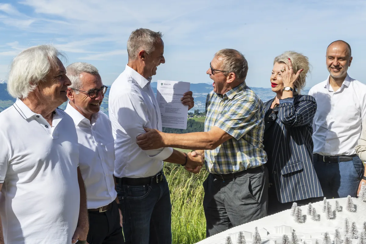 Feierliche Übergabe der Baubewilligung für den Neubau vom Reha-Zentrum Wald.