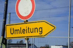 Die Aathalstrasse wird in den Oktobernächten nur im Einbahnregime befahrbar sein. Die Aathalstrasse wird in den Oktobernächten nur im Einbahnregime befahrbar sein.