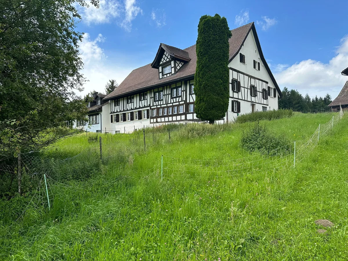 Seit bald 17 Jahren steht der Gasthof auf dem Pfannenstiel leer. Haus