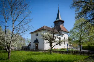 Die Kirchenpflege Illnau-Effretikon liess in der Kirche Kyburg unerlaubterweise einen Teil der unter Schutz stehenden Innenausstattung entfernen. Die Kirchenpflege Illnau-Effretikon liess in der Kirche Kyburg unerlaubterweise einen Teil der unter Schutz stehenden Innenausstattung entfernen.