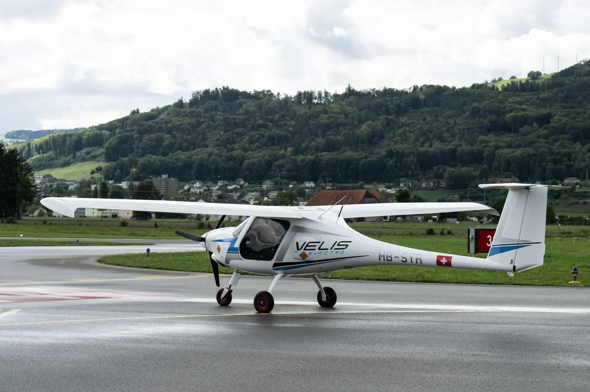 Weisses kleines Flugzeug