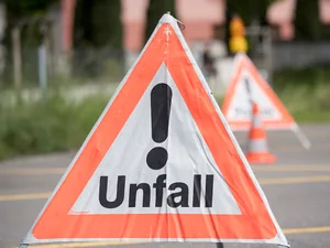 11855952-13 Unfall Symbolbild.