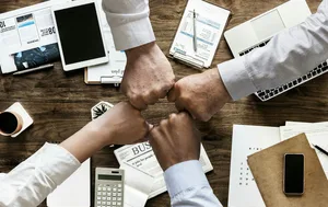 Gute Stimmung in Ehren, aber das Wichtigste ist die Bereitschaft der Mitarbeitenden, ihr Know-how ins Unternehmen einzubringen. Gute Stimmung in Ehren, aber das Wichtigste ist die Bereitschaft der Mitarbeitenden, ihr Know-how ins Unternehmen einzubringen.
