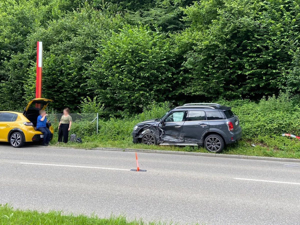 Laut Polizei gab es an beiden Fahrzeugen lediglich Blechschaden. Unfallstelle