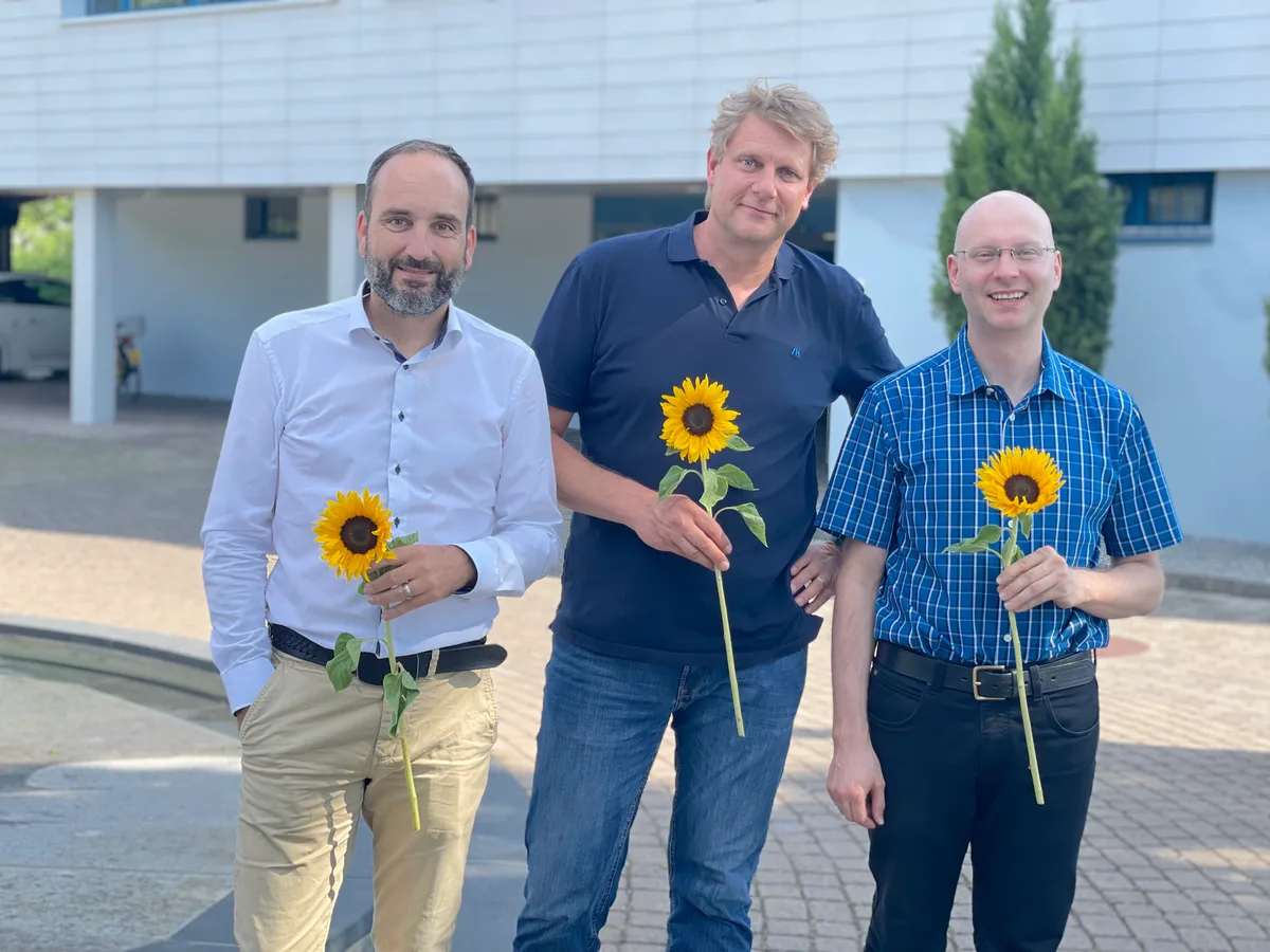 Reto Valsecchi, Peter Fankhauser, Wendelin
Schäfer (v.l.n.r) bilden den Vorstand des neuen Verbandes. Reto Valsecchi, Peter Fankhauser, Wendelin
Schäfer (v.l.n.r) bilden den Vorstand des neuen Verbandes.