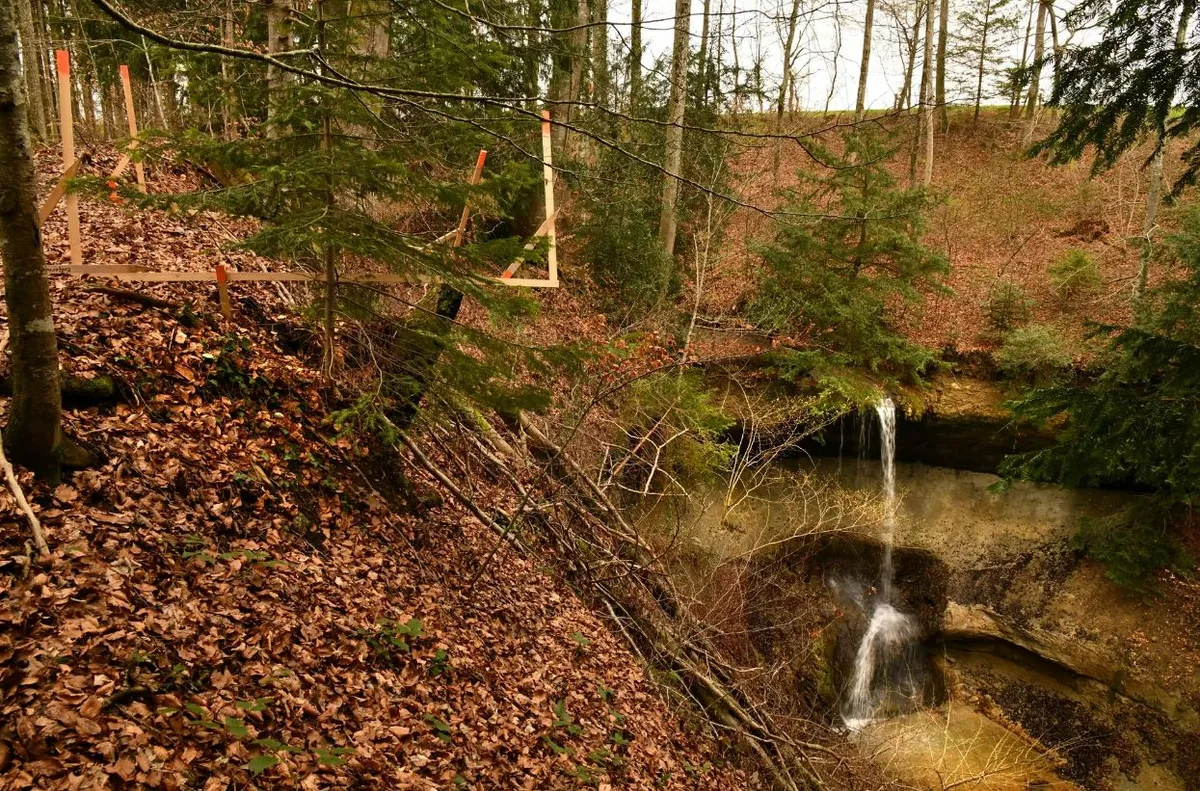Die geplante Aussichtsplattform beim Wasserfall Brandrütibach ist Teil des neuen Panorama-Rundgangs, der von First über Ottikon und Billikon führt.