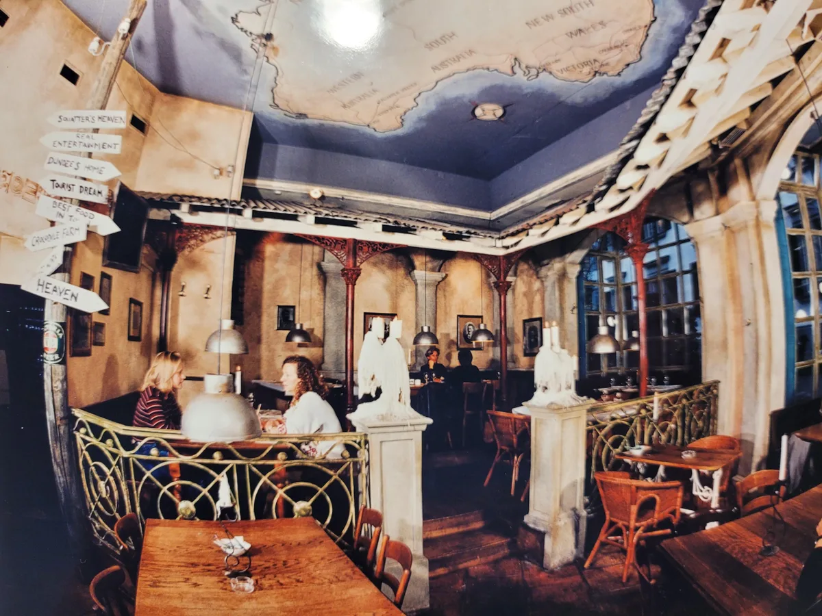 So sah die «Outback Lodge» am Bahnhof Zürich-Stadelhofen früher aus. So sah die «Outback Lodge» am Bahnhof Zürich-Stadelhofen früher aus.