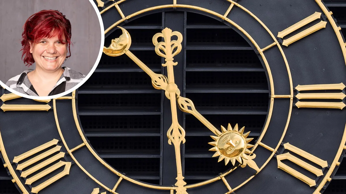 Wer hat an der Uhr gedreht? Jedes Jahr stellen wir zweimal die Zeit um. Manche regen sich auf, manche finden es ganz lustig. Dabei zählt nur eines: dass wir die Zeit, die wir haben, nutzen. Ob eine Stunde mehr oder weniger. Wer hat an der Uhr gedreht? Jedes Jahr stellen wir zweimal die Zeit um. Manche regen sich auf, manche finden es ganz lustig. Dabei zählt nur eines: dass wir die Zeit, die wir haben, nutzen. Ob eine Stunde mehr oder weniger.